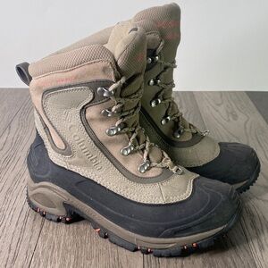 Columbia Beige and Black Omni Heat Boots Women’s Size 8.5 - Damaged